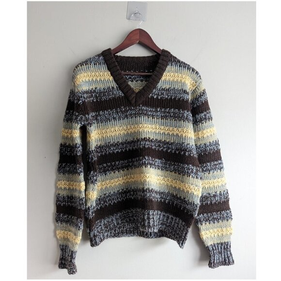 Unbranded Vintage looking v neck striped sweater - Picture 1 of 5